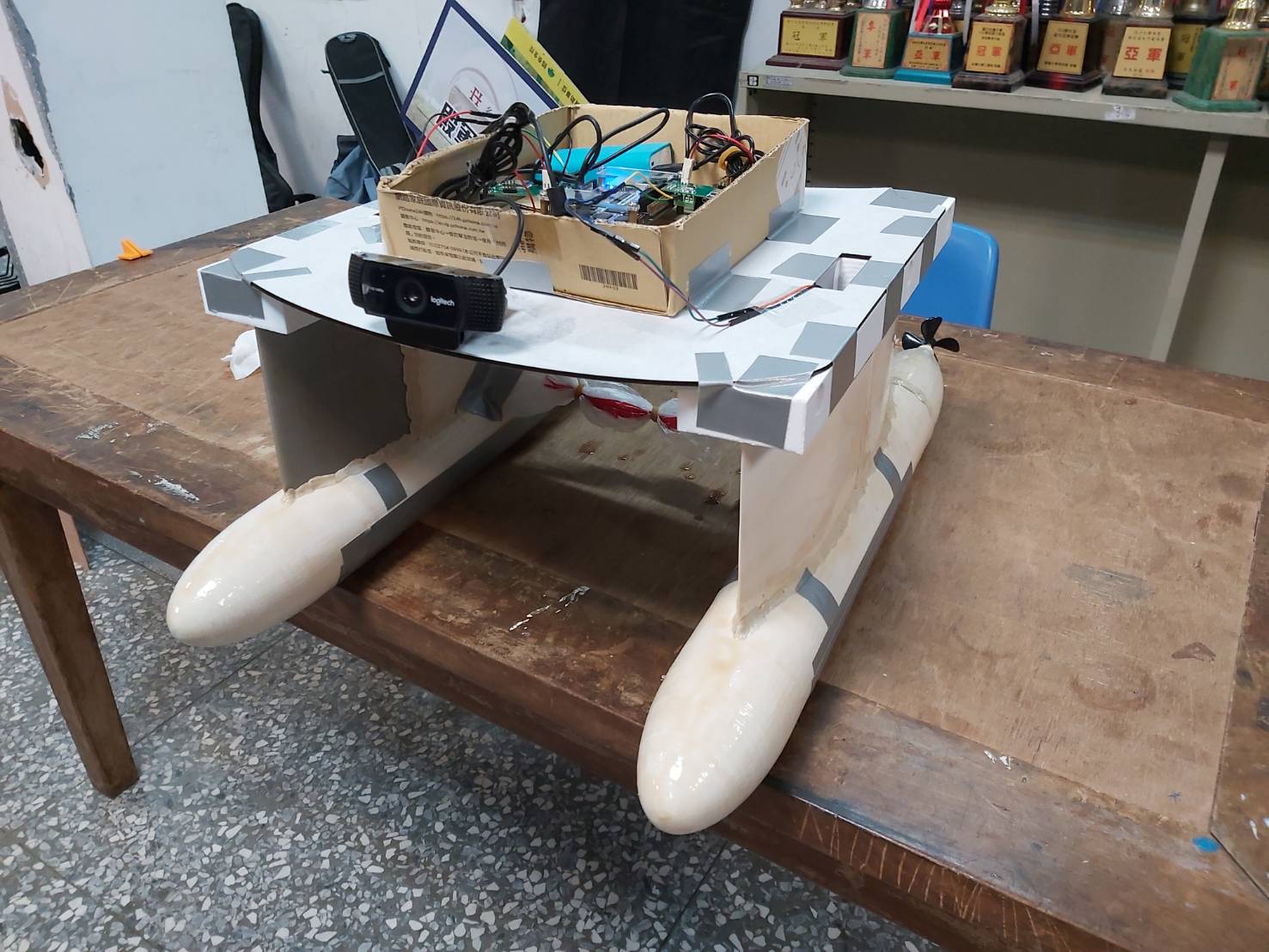Floating Garbage Collection Model PR036 - Self-driving Floating Waste Collector - InnovateFPGA